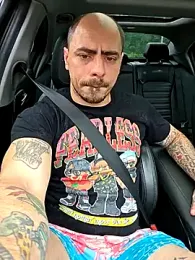 Fitdaddysplayroom webcam model stream image