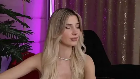 Elliblue webcam model stream image