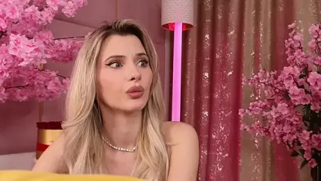 Elliblue webcam model stream image