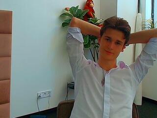 Kai Suites webcam flirt4free model stream image