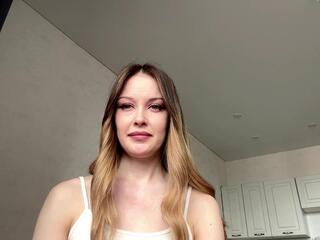 Livia Tuong webcam model stream image