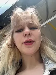 julie-bae webcam model stream image