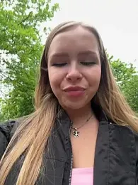 Liza_risky webcam model stream image