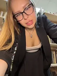 Liza_risky webcam model stream image