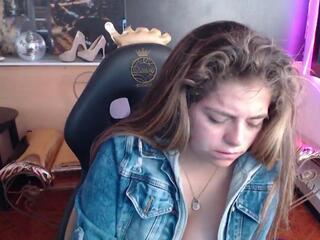 Kitten Dolli webcam model stream image