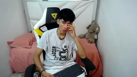 yiisu_ webcam model stream image