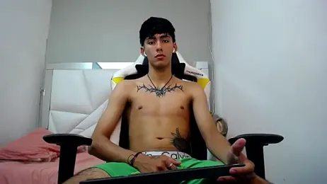 yiisu_ webcam model stream image