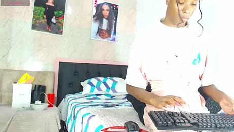 k_stormi_ webcam model stream image