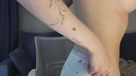 Emyy_Lunar webcam model stream image