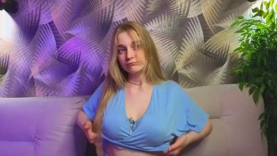 ElgaGarman webcam model stream image