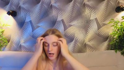 ElgaGarman webcam model stream image