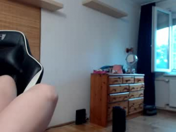blondyelena webcam model stream image