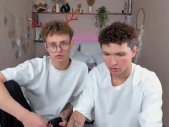 nathan_curl webcam model stream image