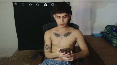 DecentGuy04 webcam model stream image