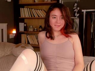 Elvia Anness webcam model stream image