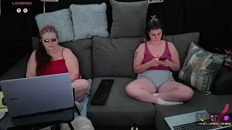 Bella_and_Marie webcam model stream image