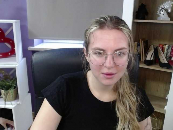Soft-Zoey webcam model stream image