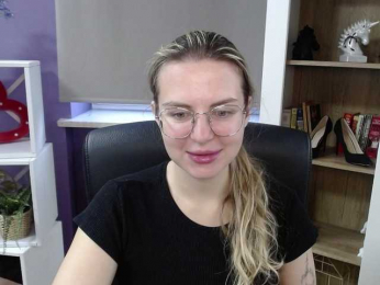 Soft-Zoey webcam model stream image