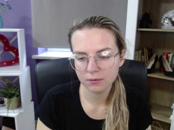 Soft-Zoey webcam model stream image