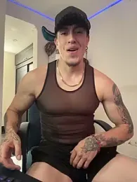 strongboy_ webcam model stream image