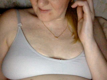 BlondyVio webcam bongacams model stream image