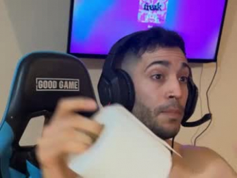 nori28 webcam model stream image