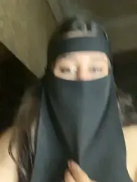 Rozzaa webcam model stream image