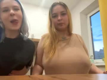 green_eyes_twinkl webcam model stream image