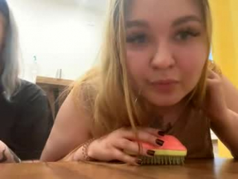 green_eyes_twinkl webcam model stream image