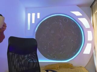 Louis Brownn webcam model stream image