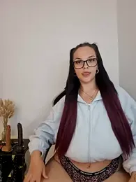 JUJUICY- webcam model stream image