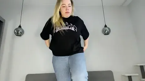 Embersweetbunny webcam model stream image