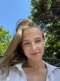 CaseyStar webcam stripchat model stream image