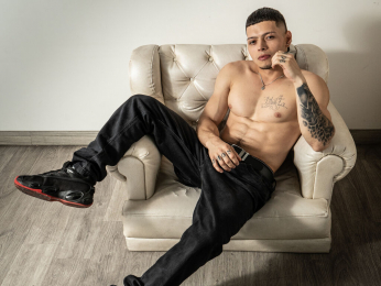ThomasLewis webcam model stream image