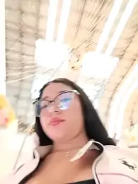 -VICKKY webcam model stream image