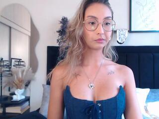 Pola Leone webcam model stream image