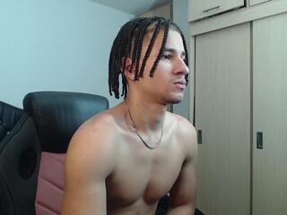 Thin Tommy webcam flirt4free model stream image