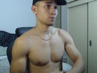 Thin Tommy webcam model stream image