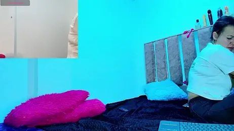 Holly_cum11 webcam model stream image
