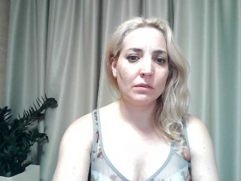 mariska-kiska webcam bongacams model stream image