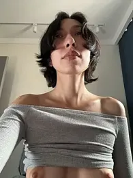kikidoll webcam model stream image