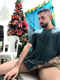 giannis090 webcam model stream image