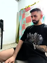 giannis090 webcam model stream image