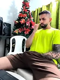 giannis090 webcam model stream image