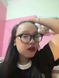 Leeeeiu webcam model stream image