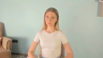 AdelleDinges webcam model stream image