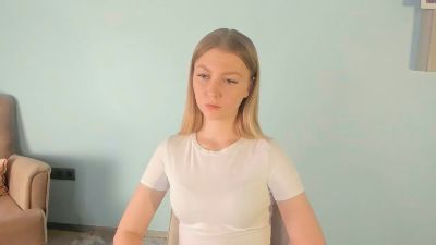 AdelleDinges webcam model stream image