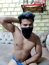 Thoku72 webcam model stream image
