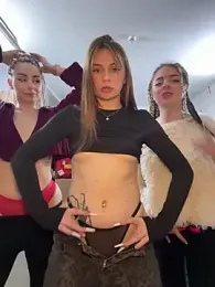 TwixCouple webcam model stream image