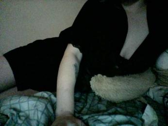 Plushly webcam model stream image